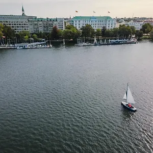 Atlantic Hamburg, Autograph Collection מלון